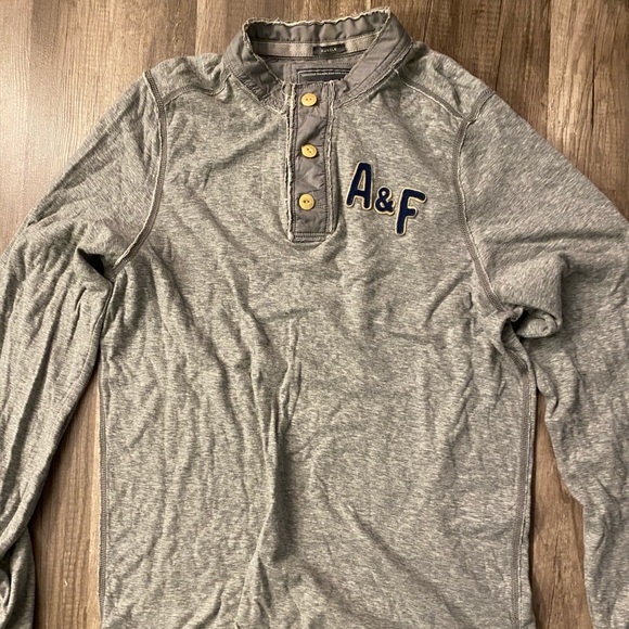 Abercrombie & Fitch Light Sweatshirt - Picture 2 of 7